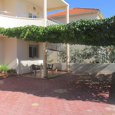 Nives Apartmani Pakostane Exterior photo