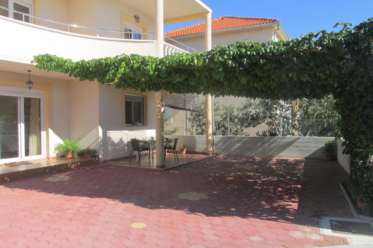 Nives Apartmani Pakostane Exterior photo