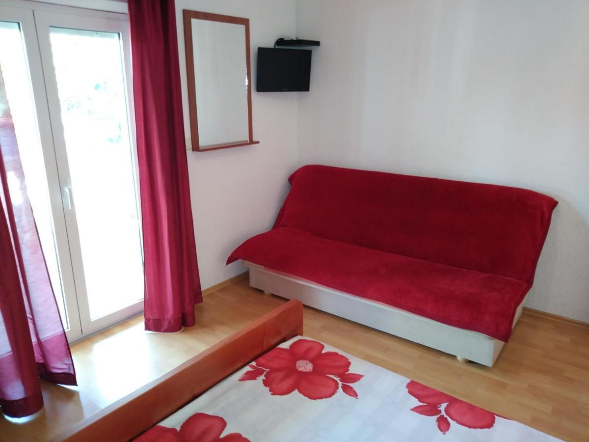 Nives Apartmani Pakostane Exterior photo
