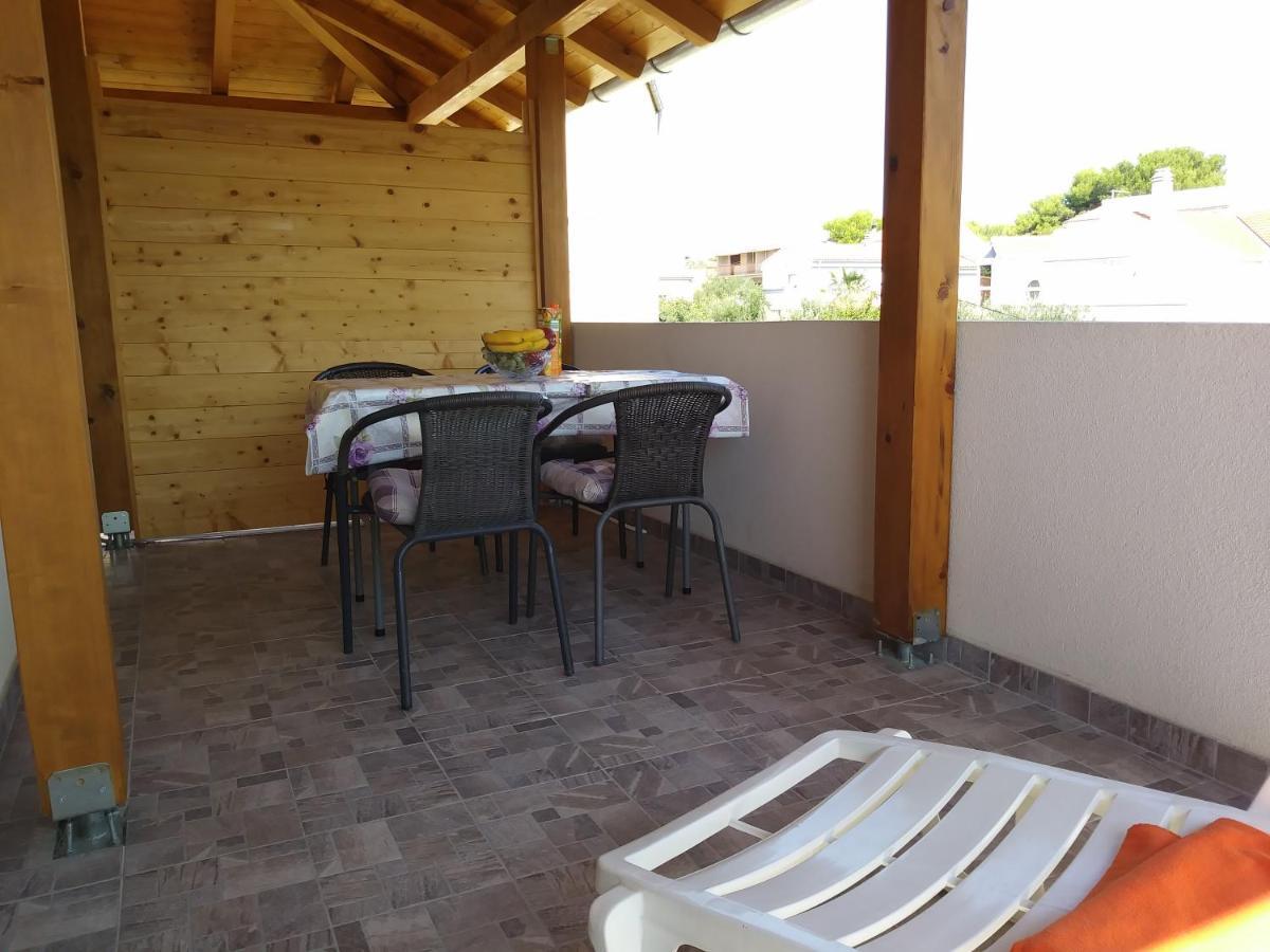 Nives Apartmani Pakostane Exterior photo