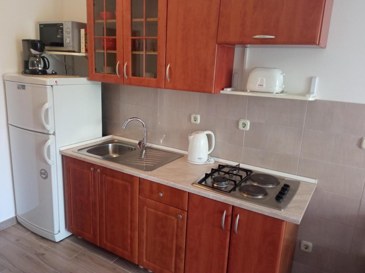 Nives Apartmani Pakostane Exterior photo