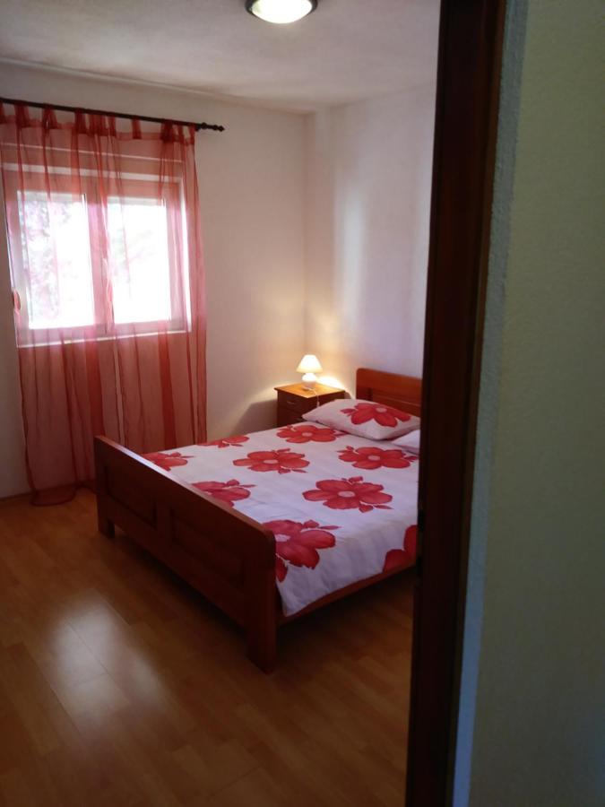 Nives Apartmani Pakostane Exterior photo
